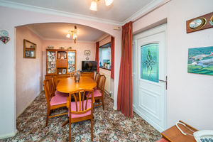 dining room- click for photo gallery